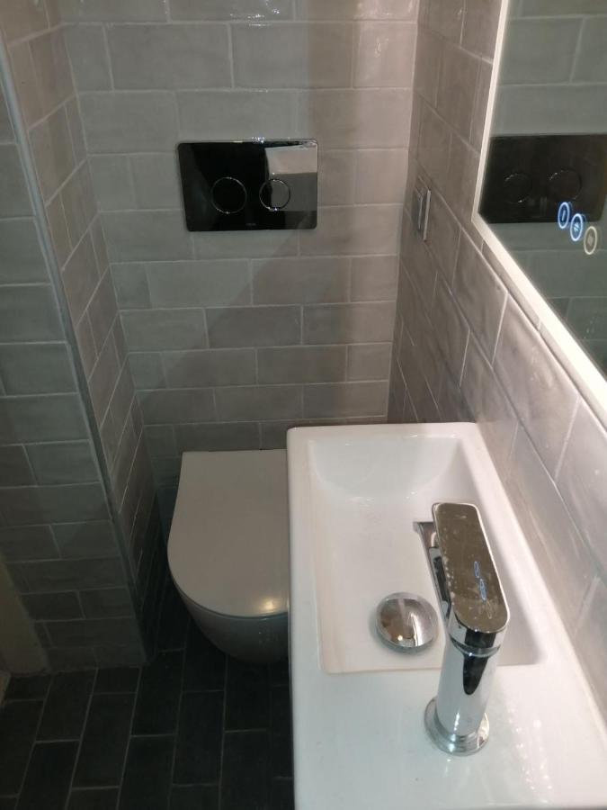 Rooms In Central เอเธนส์ ภายนอก รูปภาพ